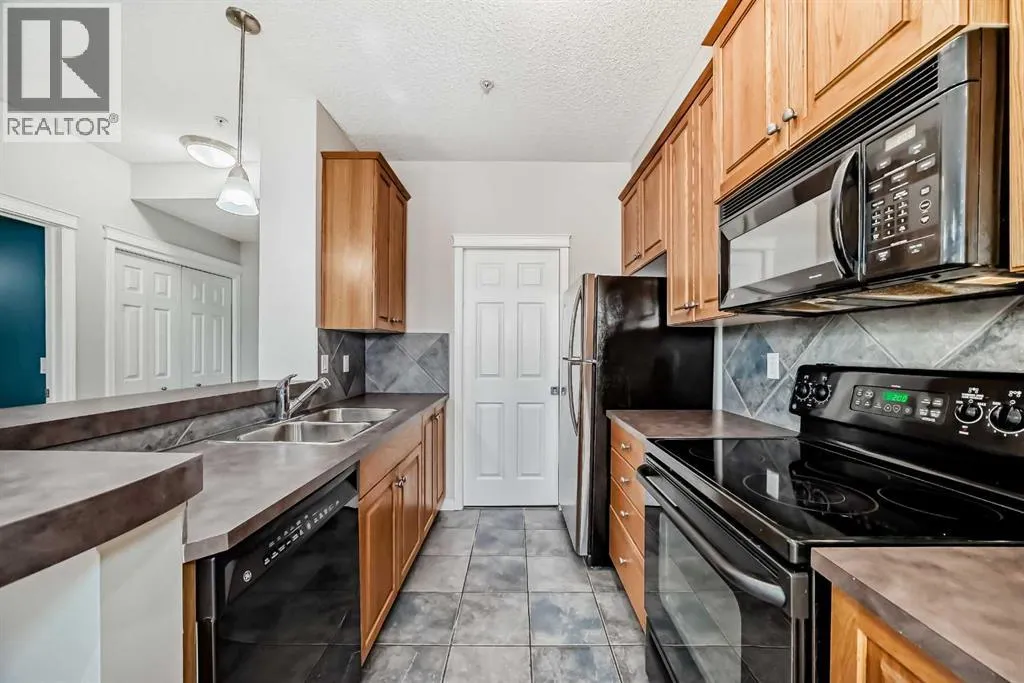 208, 25 Prestwick Drive SE