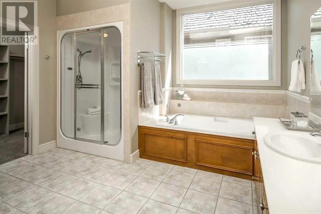 120 Gleneagles Landing