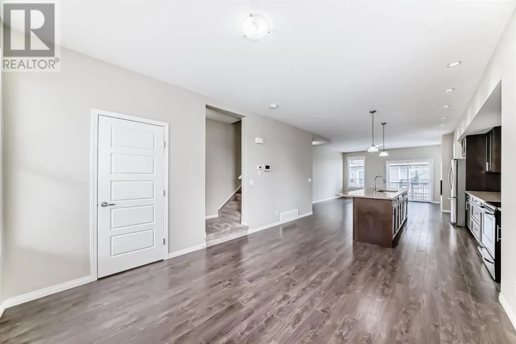 1001, 280 Williamstown Close NW