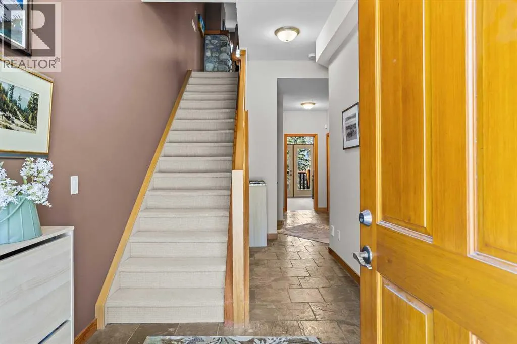 14, 137 Wapiti Close