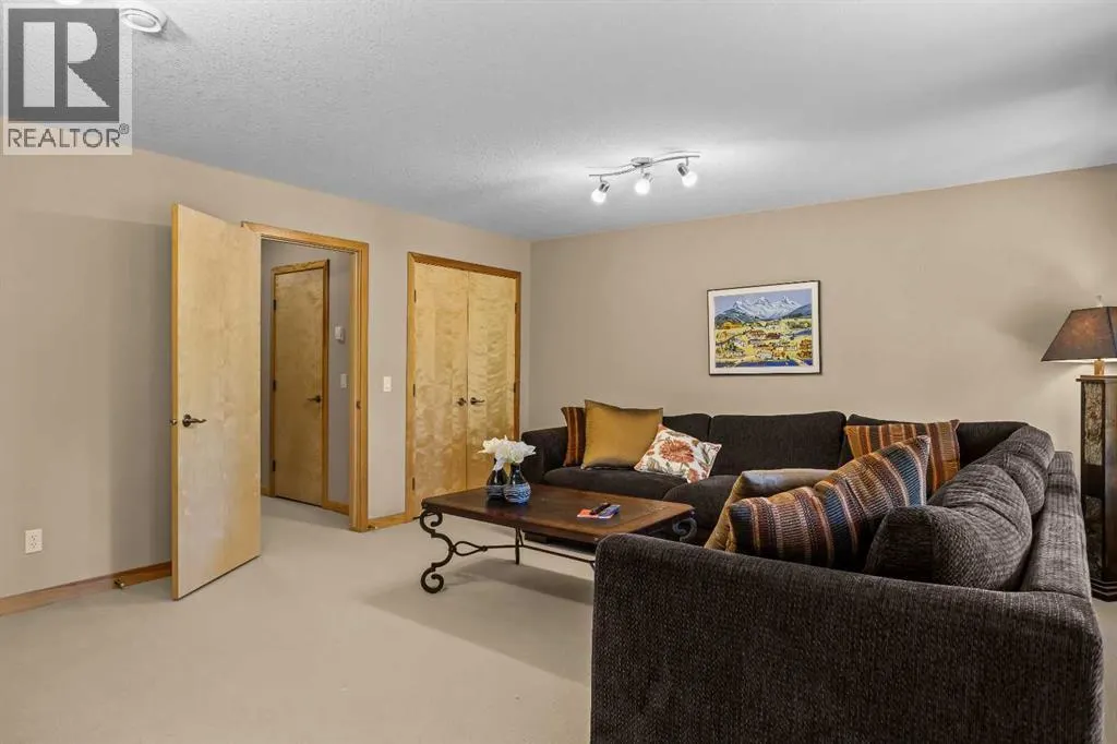 14, 137 Wapiti Close