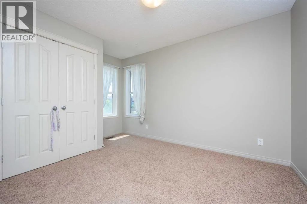 243 Silverado Plains Close SW