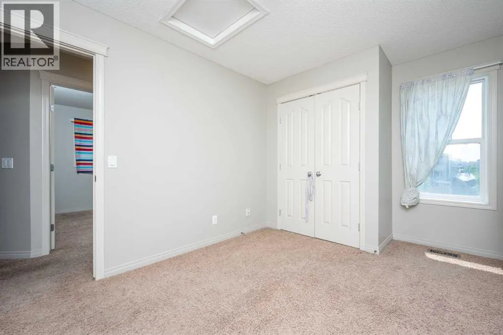 243 Silverado Plains Close SW