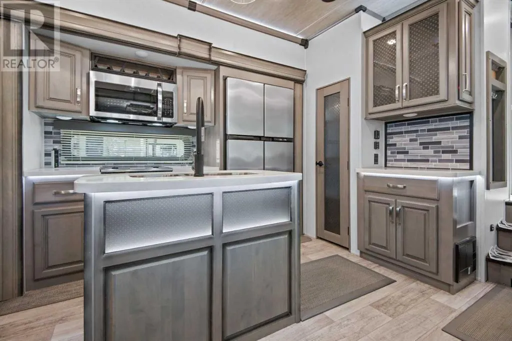 4, 12044 Township Road 422