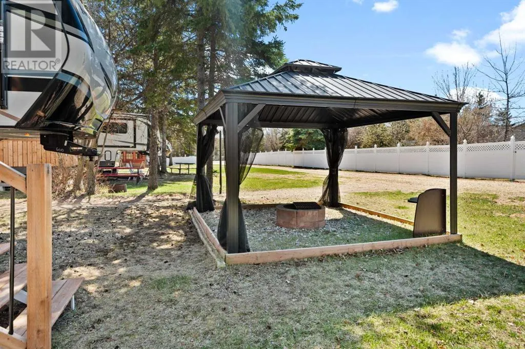 4, 12044 Township Road 422