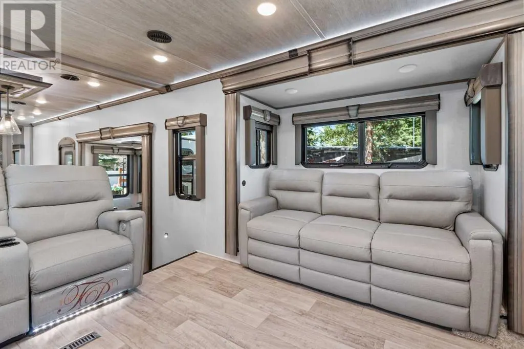4, 12044 Township Road 422