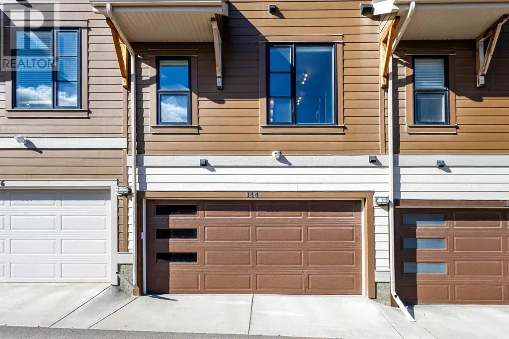 144 Livingston Common NE