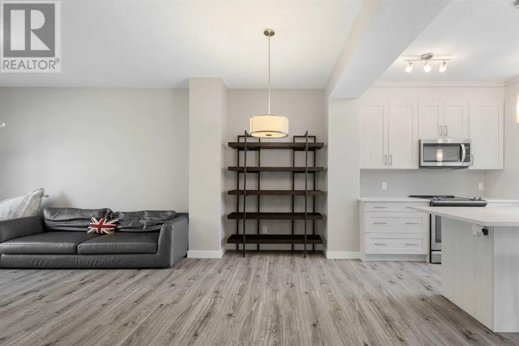 144 Livingston Common NE