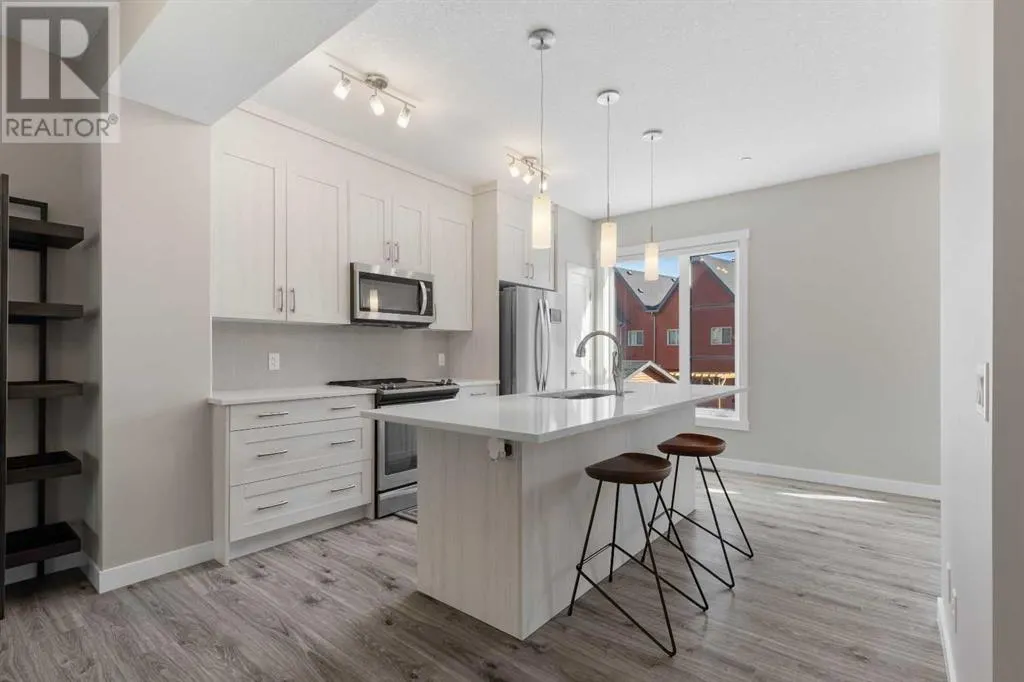 144 Livingston Common NE