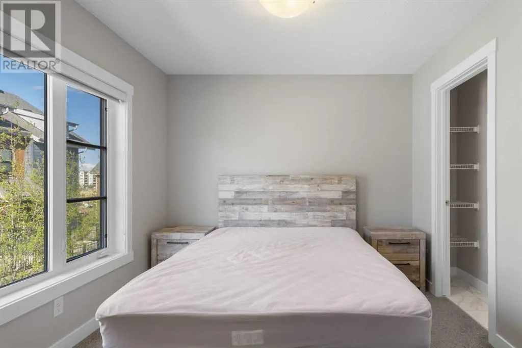 144 Livingston Common NE