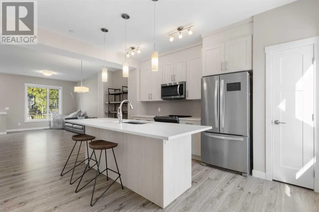 144 Livingston Common NE