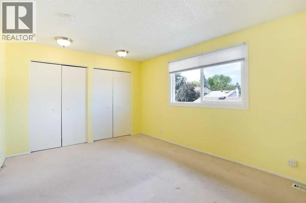 12 Rivervalley Drive SE