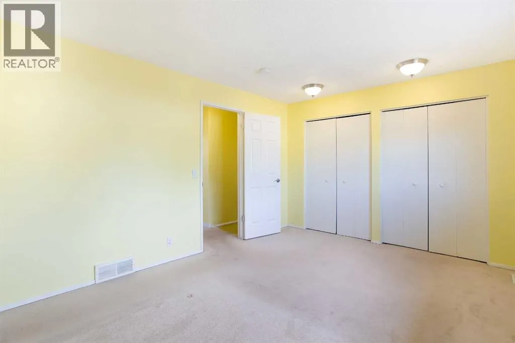 12 Rivervalley Drive SE