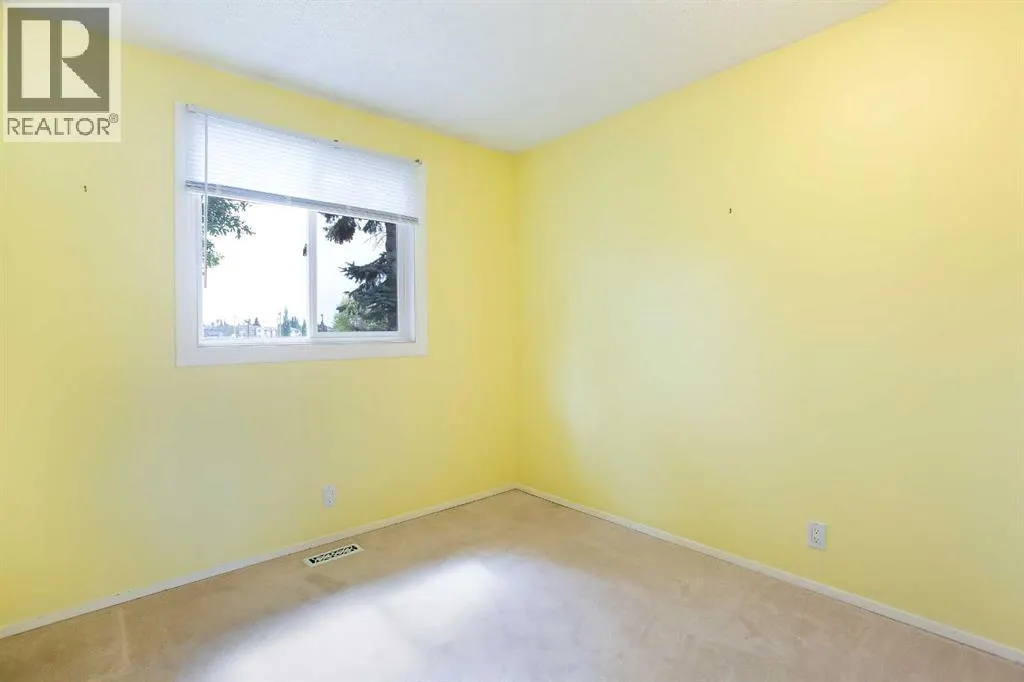 12 Rivervalley Drive SE