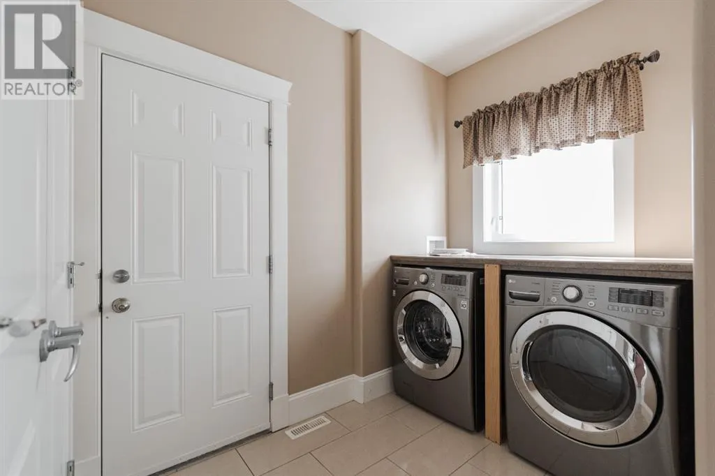 200 Diamondstone Ridge