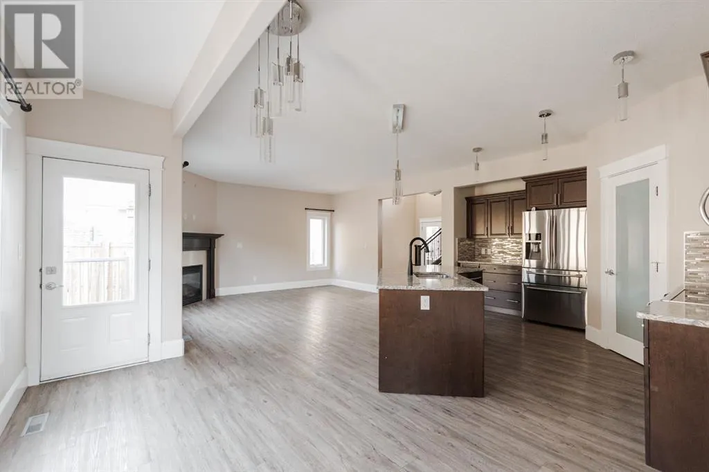 200 Diamondstone Ridge