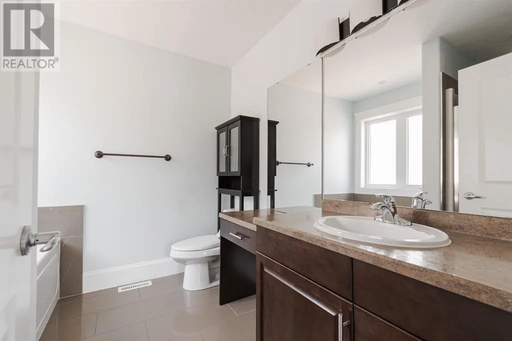 200 Diamondstone Ridge