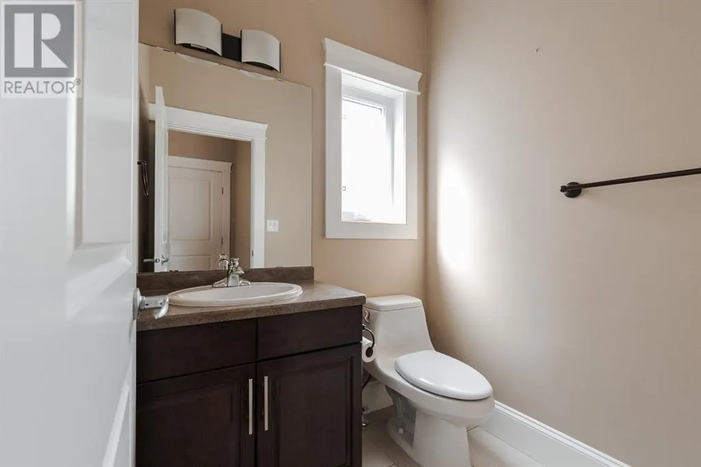 200 Diamondstone Ridge