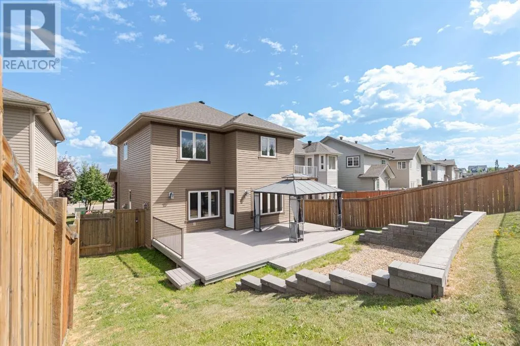 200 Diamondstone Ridge
