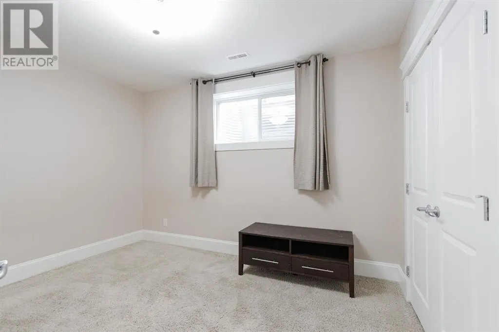 200 Diamondstone Ridge