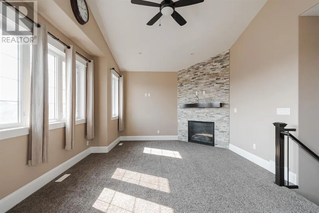 200 Diamondstone Ridge