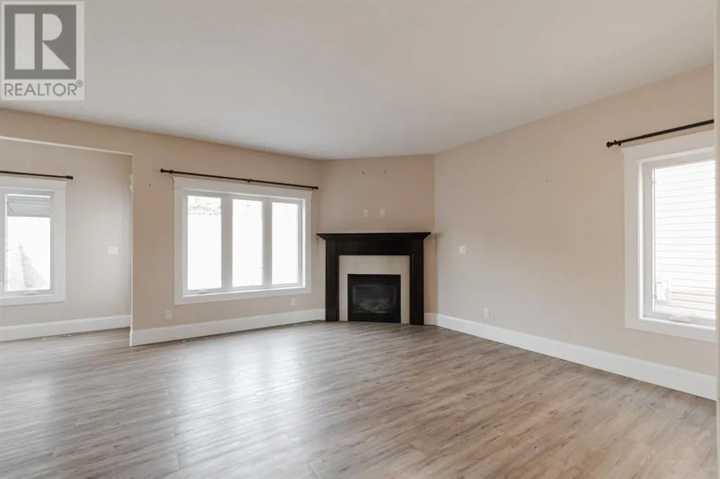 200 Diamondstone Ridge