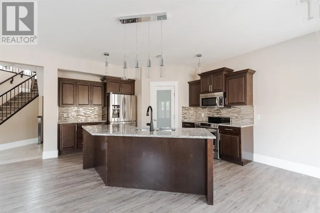200 Diamondstone Ridge