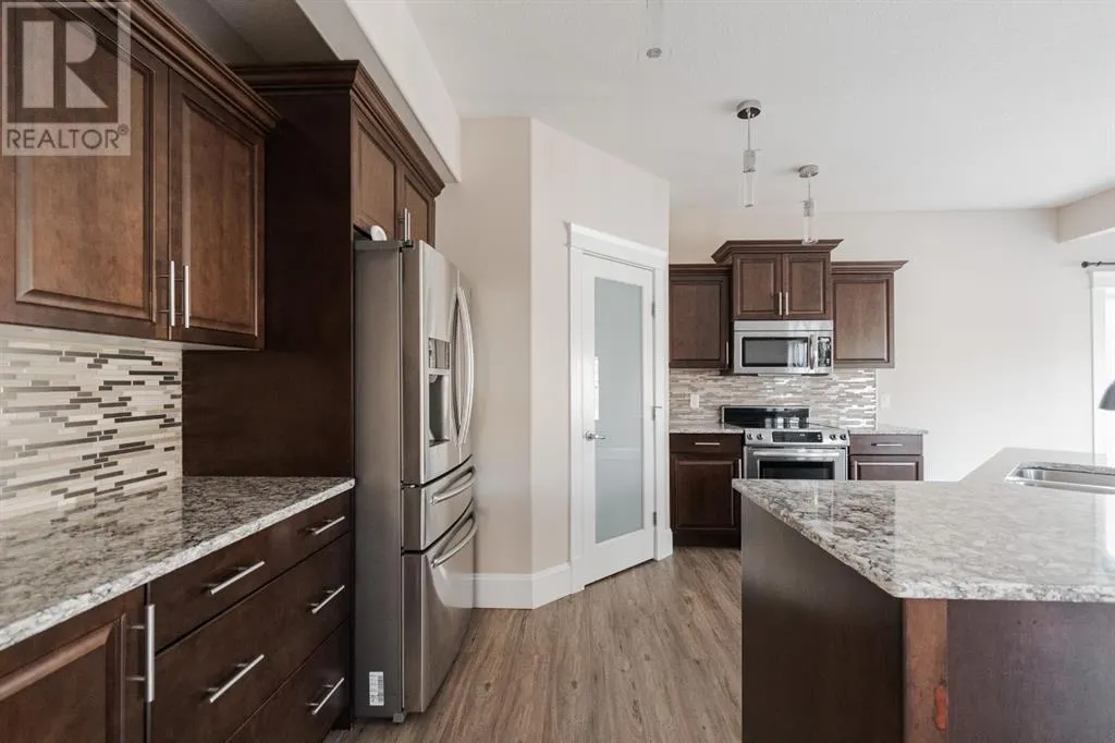 200 Diamondstone Ridge
