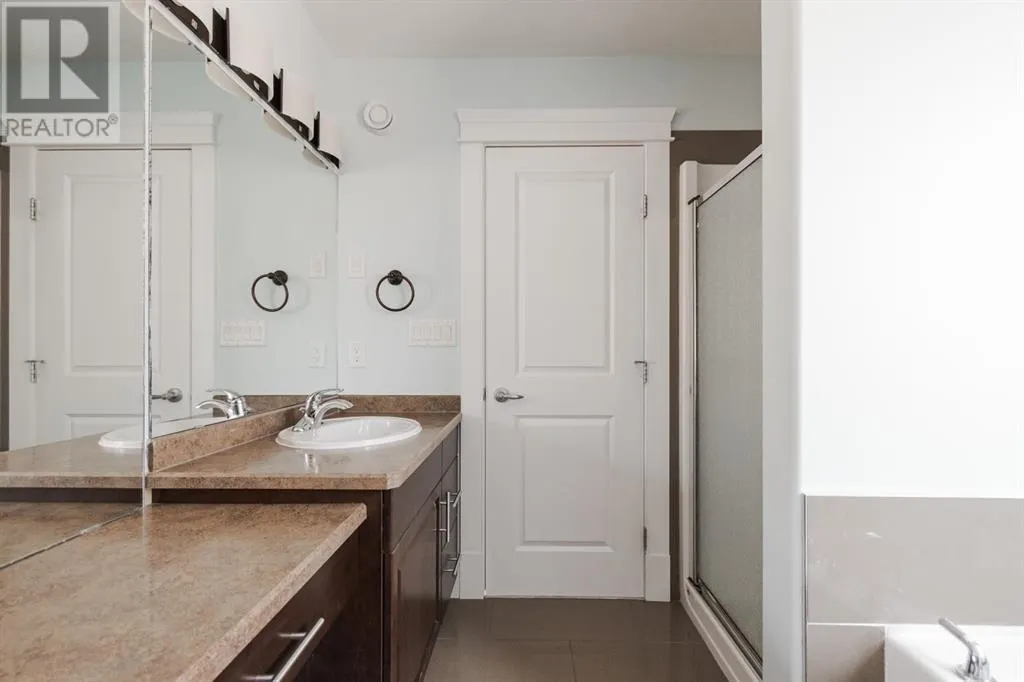 200 Diamondstone Ridge