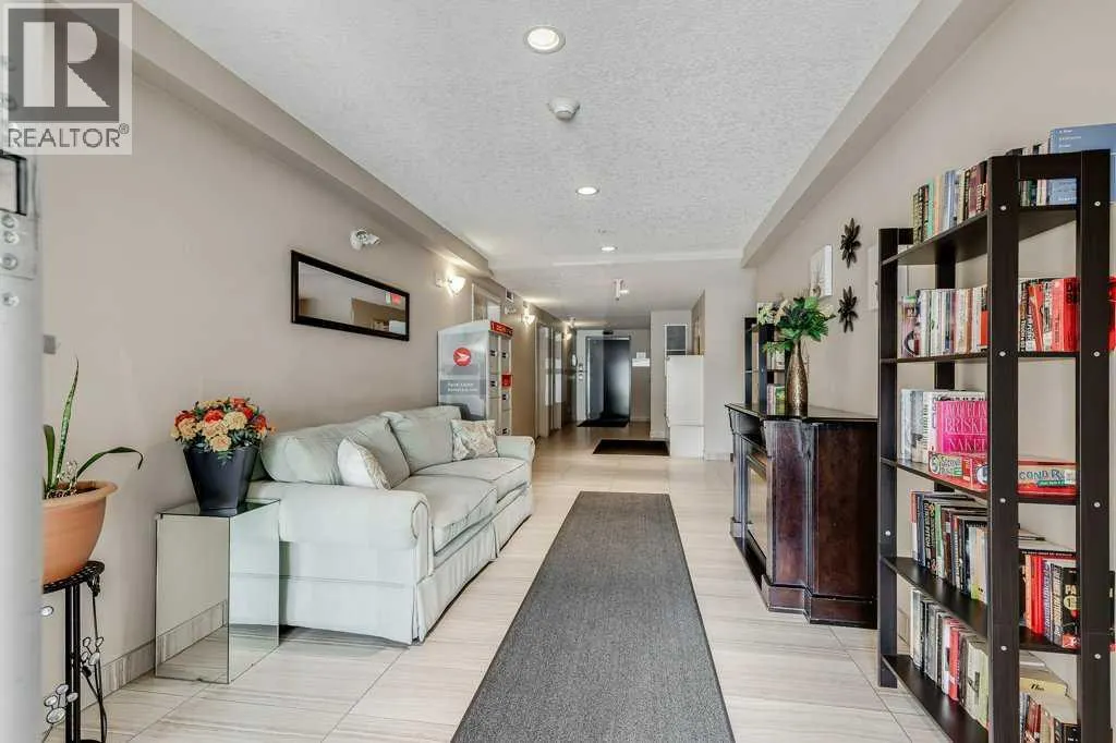 110, 304 Cranberry Park SE