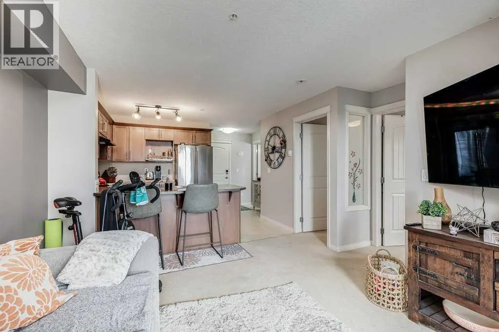 110, 304 Cranberry Park SE