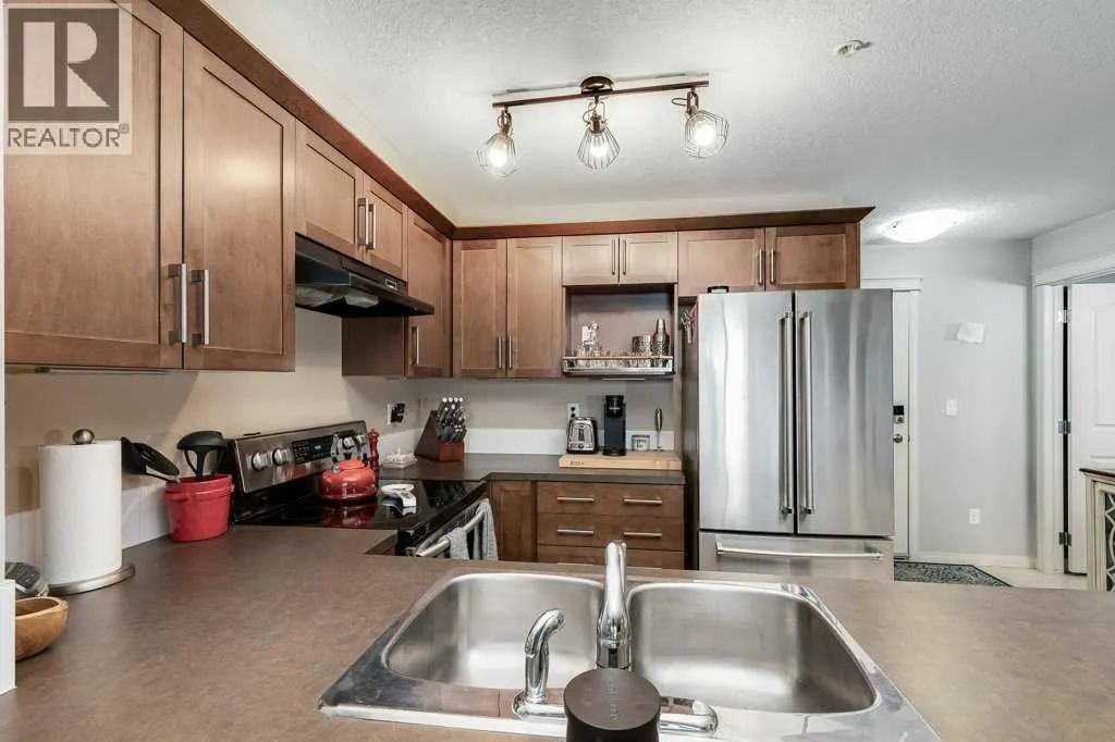 110, 304 Cranberry Park SE