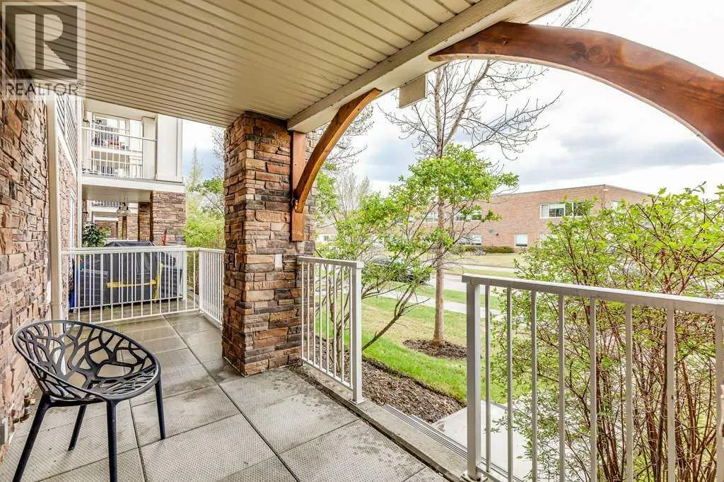110, 304 Cranberry Park SE