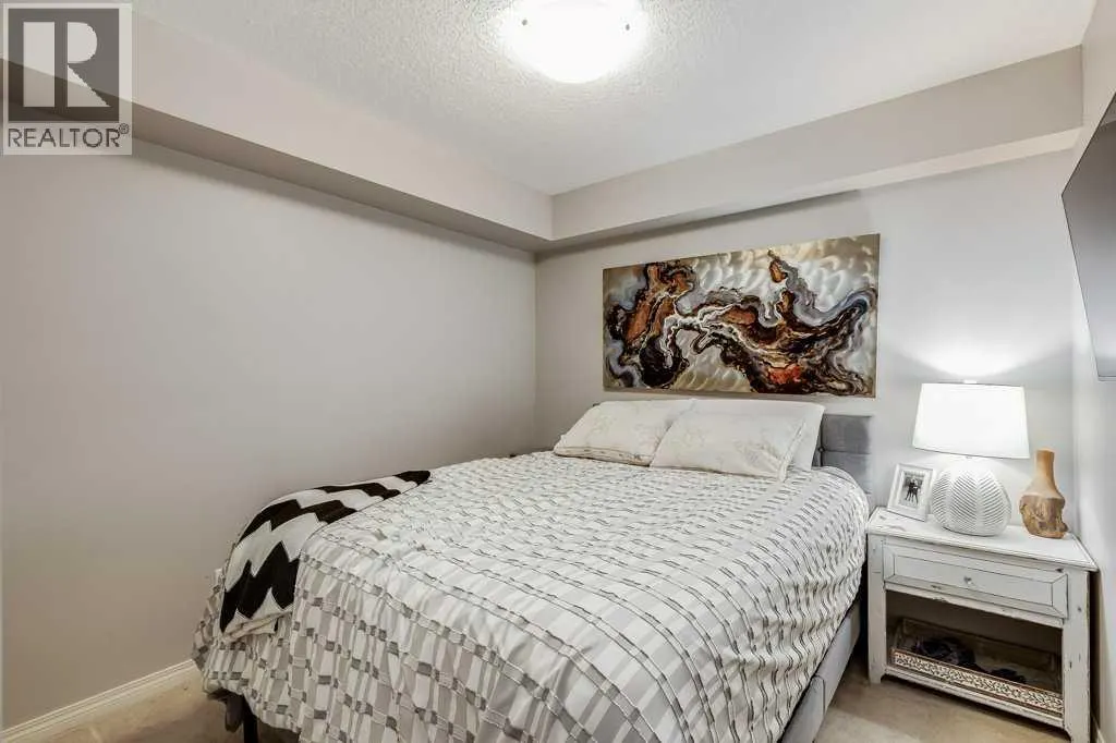 110, 304 Cranberry Park SE