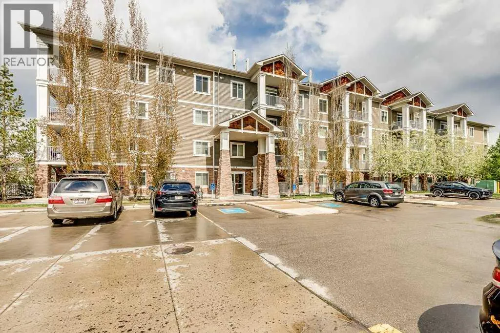 110, 304 Cranberry Park SE