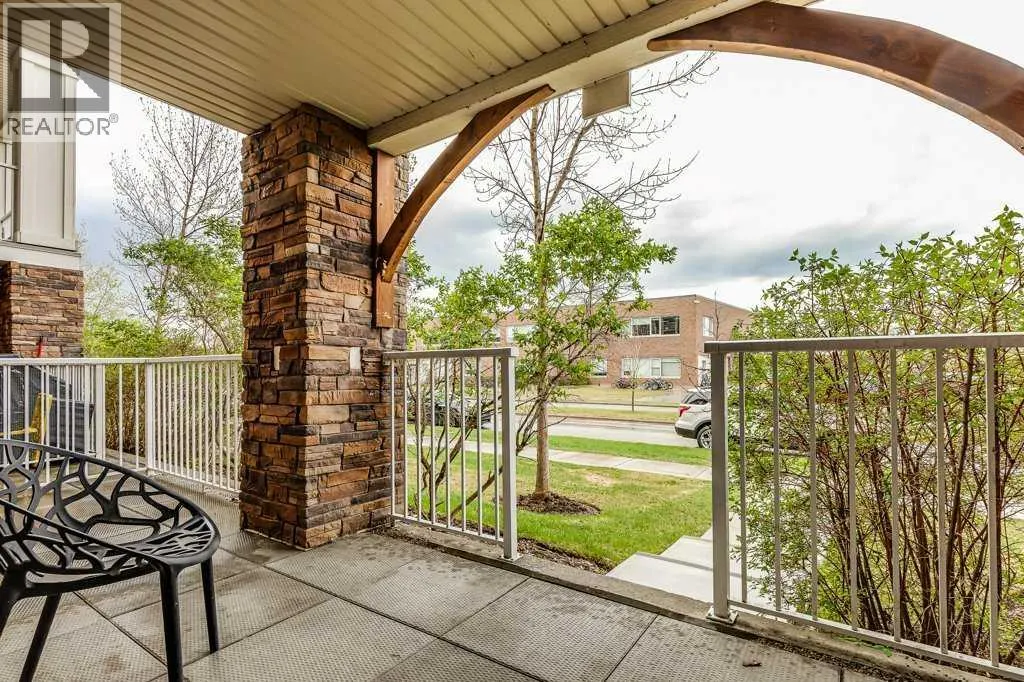 110, 304 Cranberry Park SE