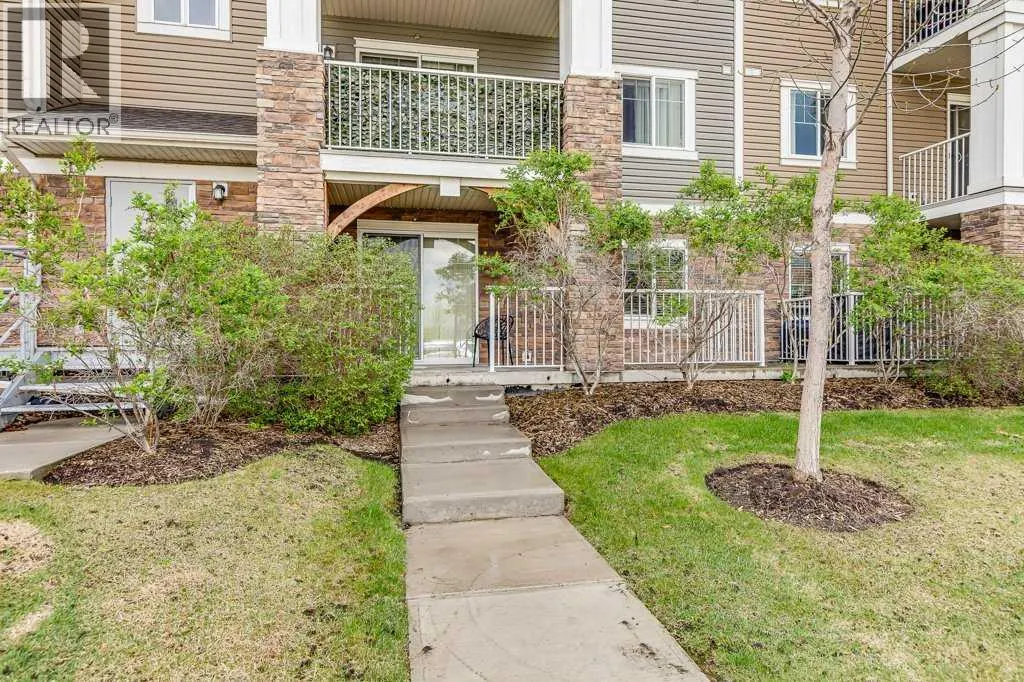110, 304 Cranberry Park SE