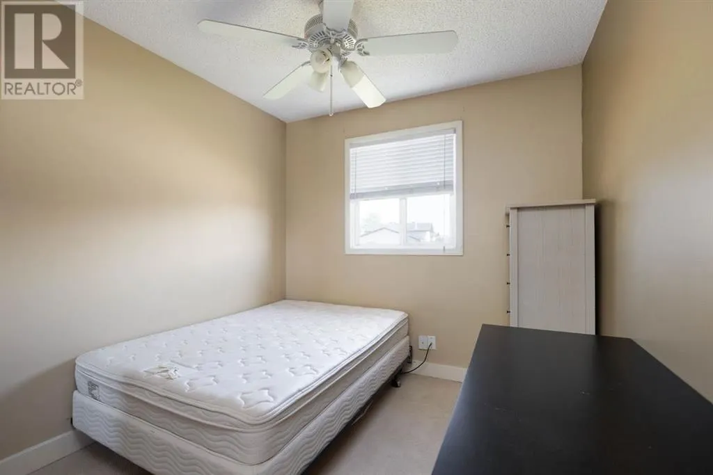 173 Oaks Crescent