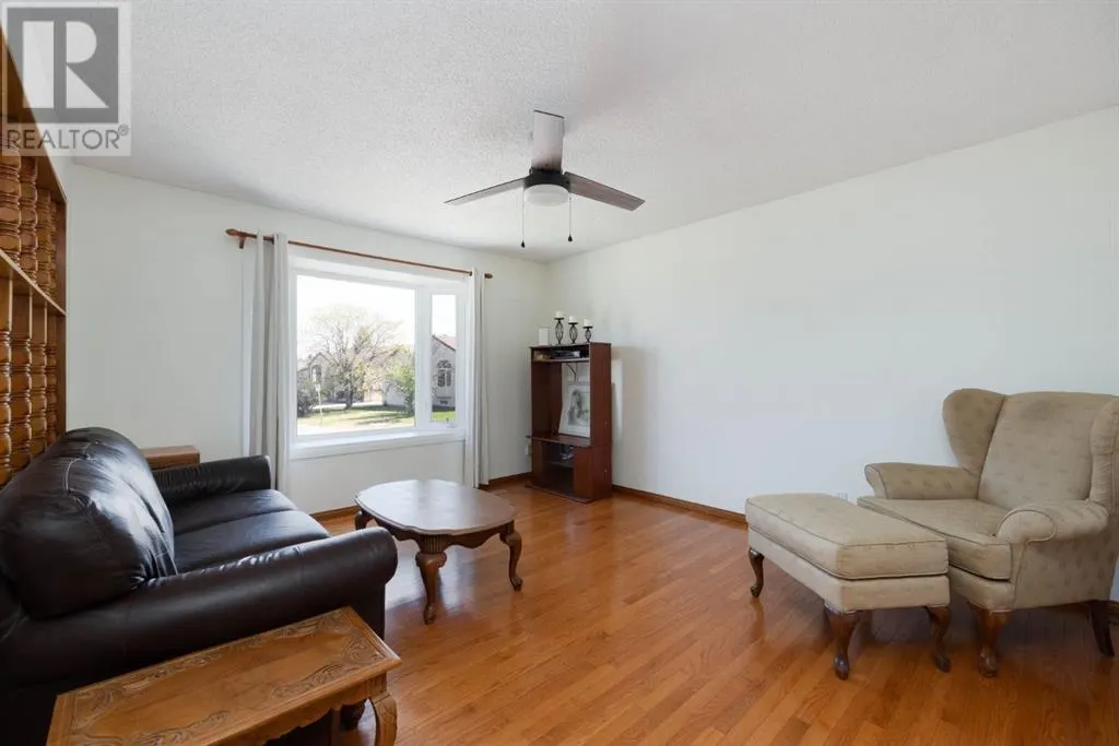 173 Oaks Crescent