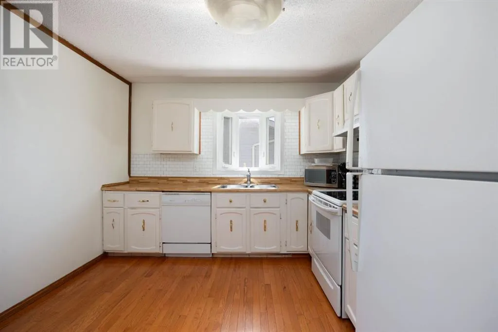 173 Oaks Crescent