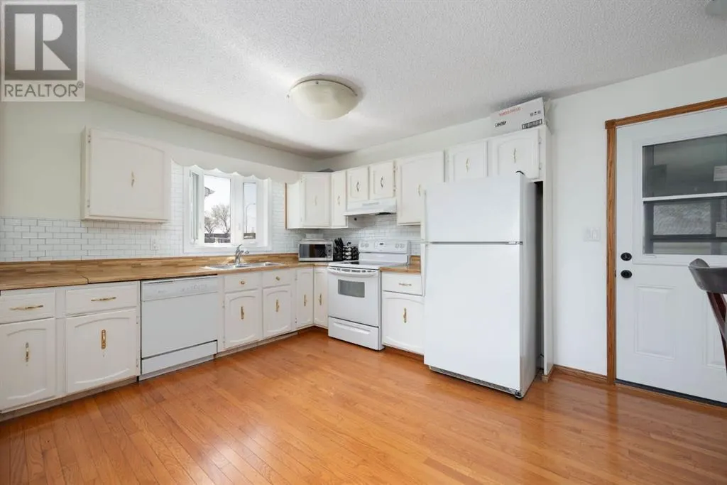 173 Oaks Crescent