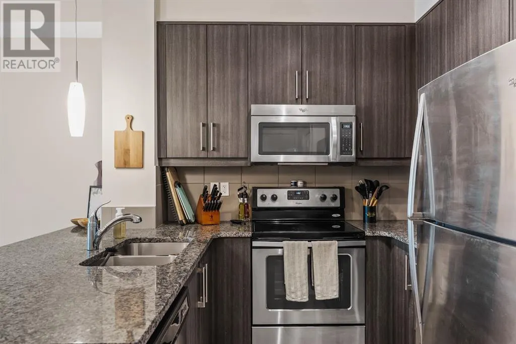 305, 402 Marquis Lane SE