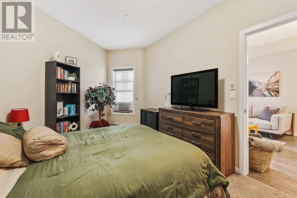 305, 402 Marquis Lane SE