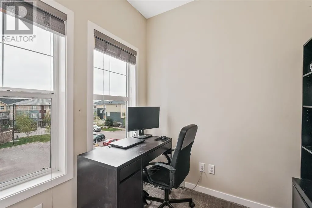 305, 402 Marquis Lane SE