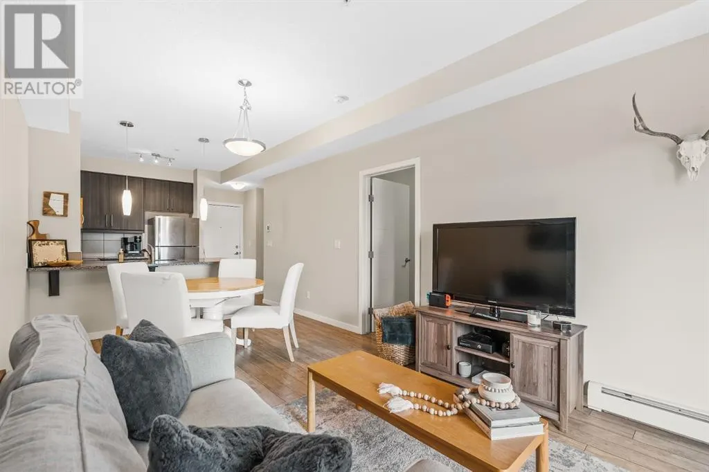 305, 402 Marquis Lane SE