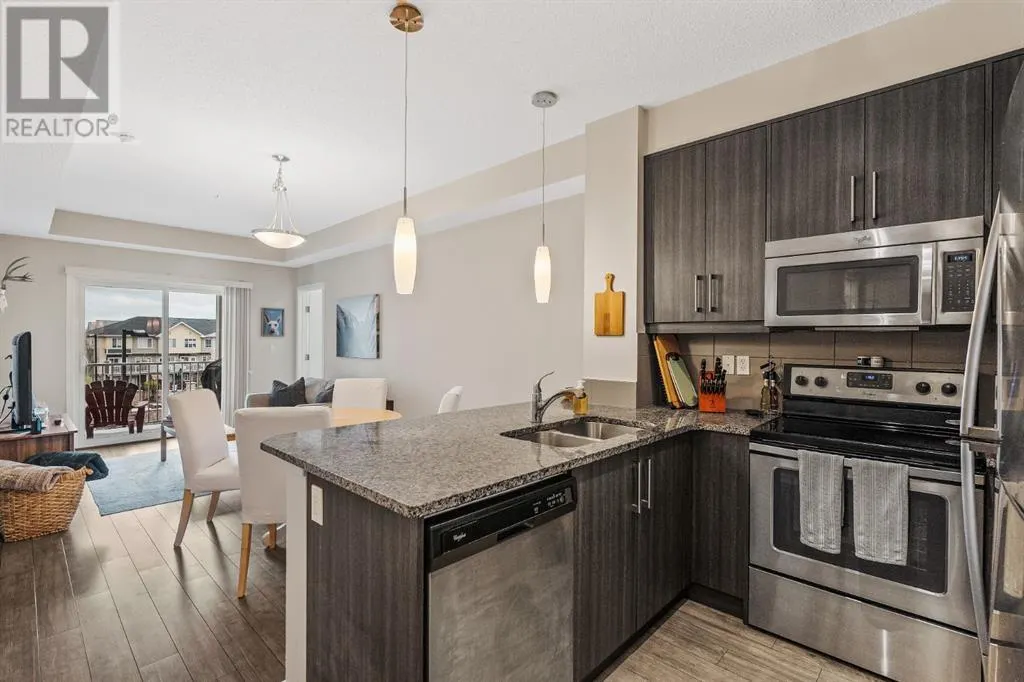 305, 402 Marquis Lane SE