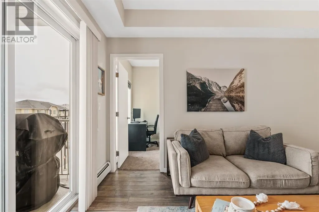 305, 402 Marquis Lane SE