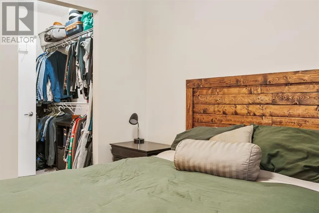 305, 402 Marquis Lane SE