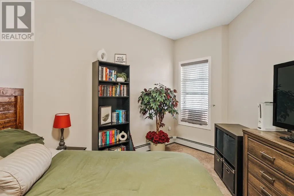 305, 402 Marquis Lane SE