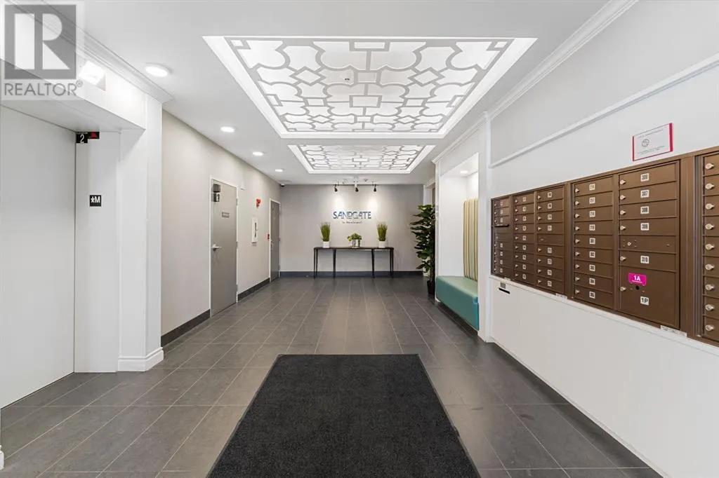 213, 10 Mahogany Mews SE